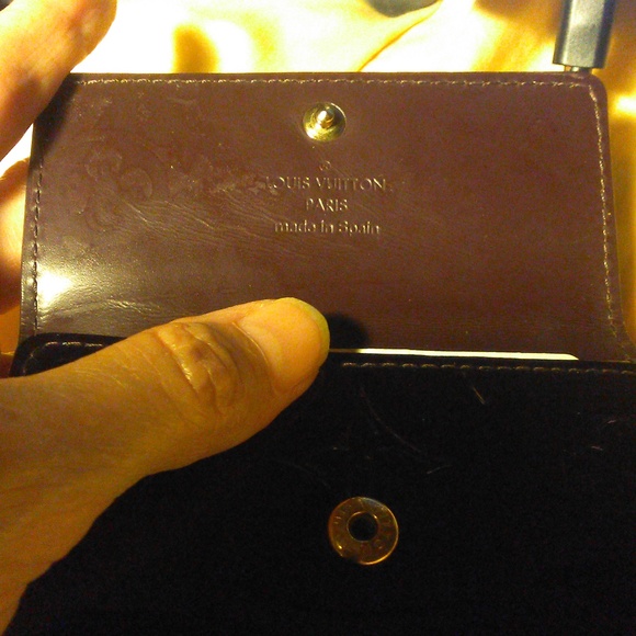 FABULOUS LOUIS VUITTON KEY BURGUNDY VERNIS 4 KEY CASE BEAUTIFUL WAY TO HOLD KEYS - Picture 12 of 12